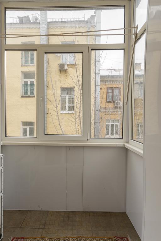 Appartamento Простора 3 Кімнатна Біля Майдану Незалежності Kiev Esterno foto